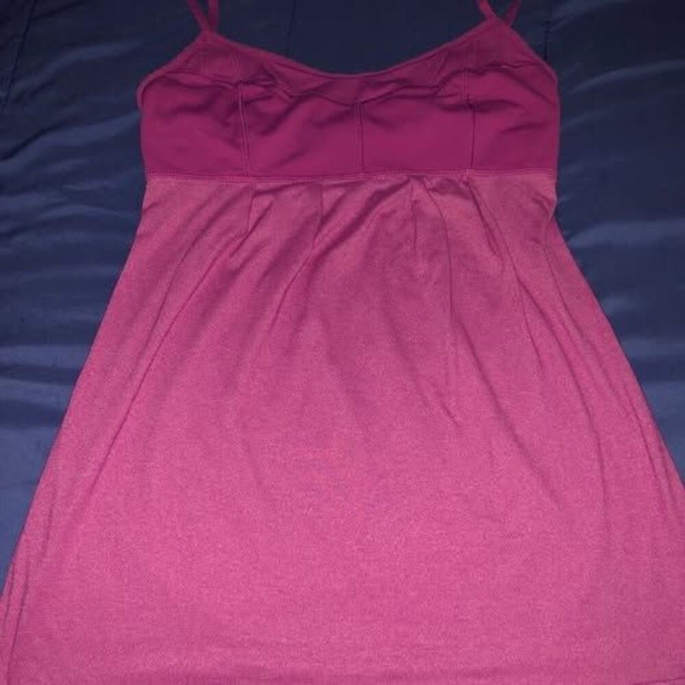 Woman’s Lululemon Size 6
